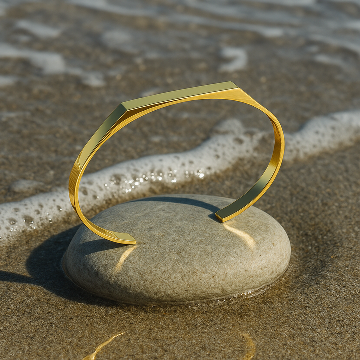 Coralia | Elegant Gold Line Bracelet