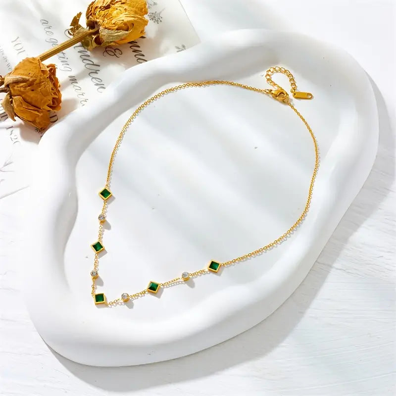 Ameliasse Wyn Necklace