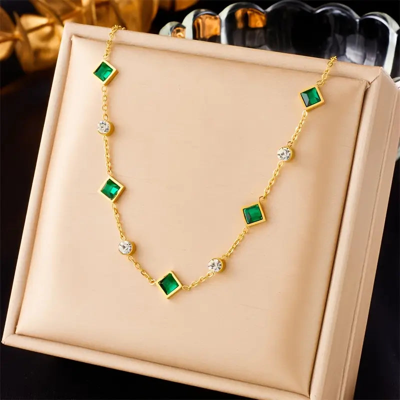 Ameliasse Wyn Necklace