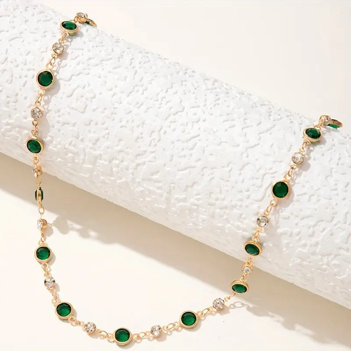 Chic Emerald Green Pendant Necklace