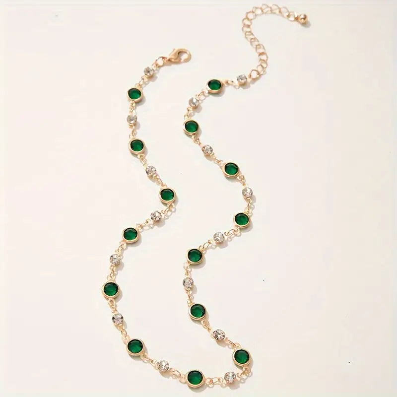 Chic Emerald Green Pendant Necklace